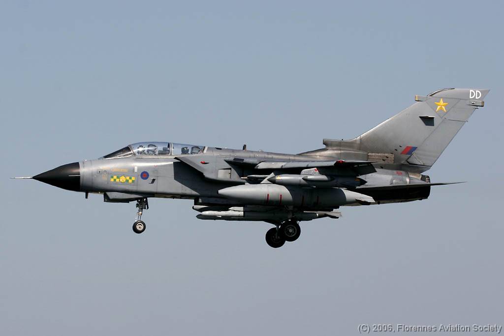 22 ETSL060511 Tornado GR.4 ZA550 DD DK 01 Royal Air Force Tornado GR.4 ZA550/DD of 31 Squadron - Lechfeld AB, 11 May 2006 (C) Didier Kories